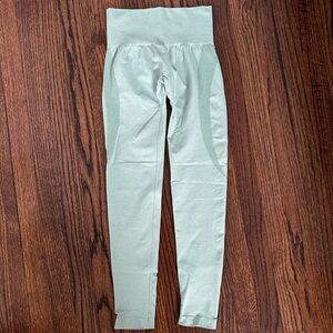 NVGTN contour seamless leggings
size small
color : sage green